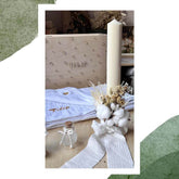 Aranjament cu trusou pentru botez de iarna din muselina 6 straturi culoarea alba, lumanare din ceara de albine.